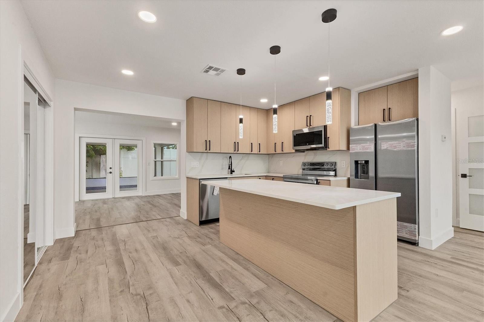 SOUTH VENICE - Residential