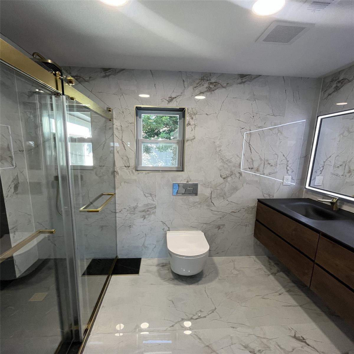 SOUTH VENICE - Residential