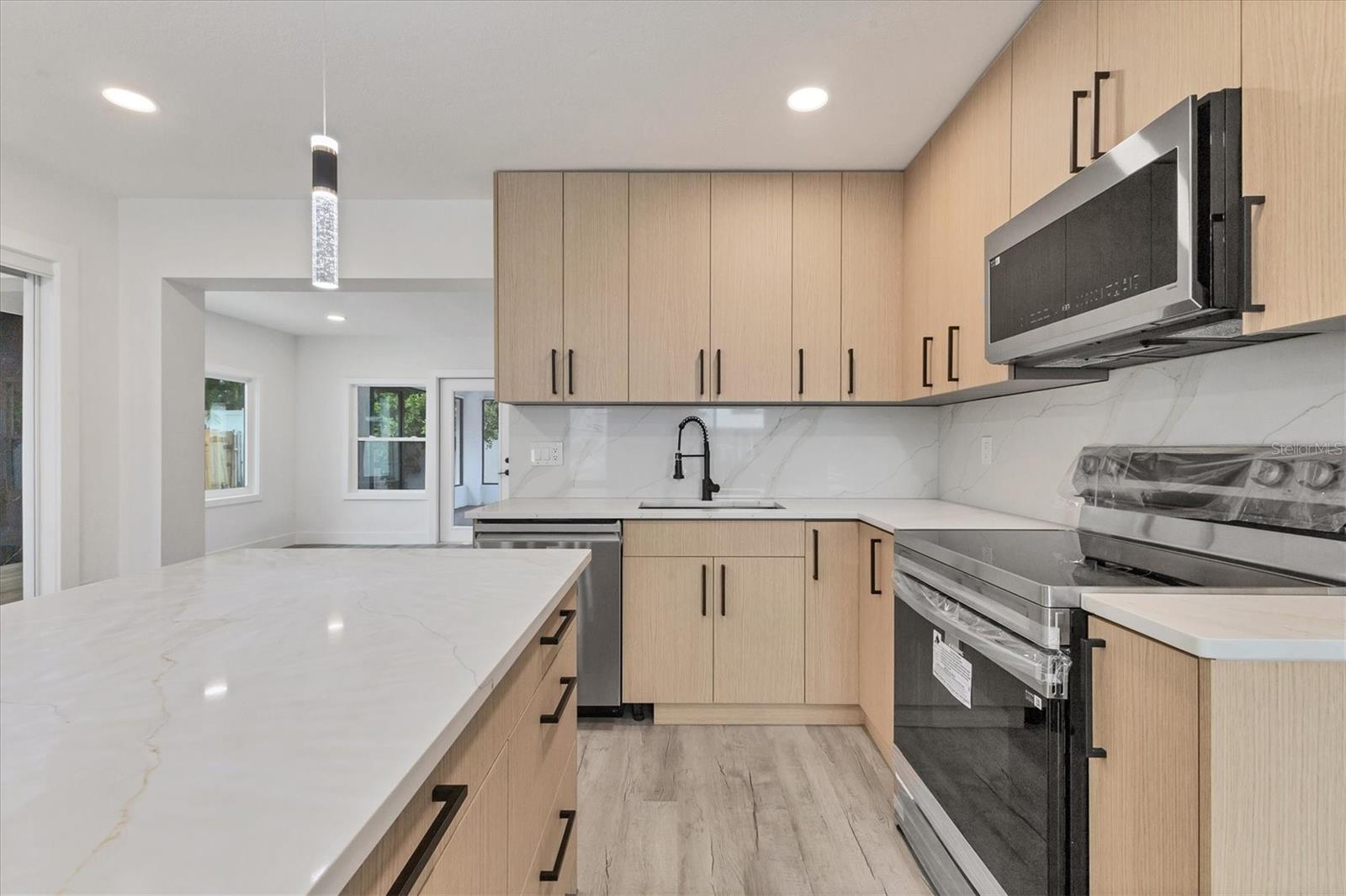 SOUTH VENICE - Residential