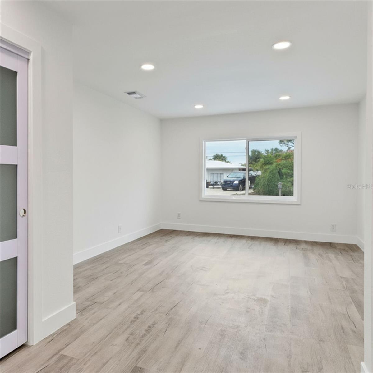 SOUTH VENICE - Residential