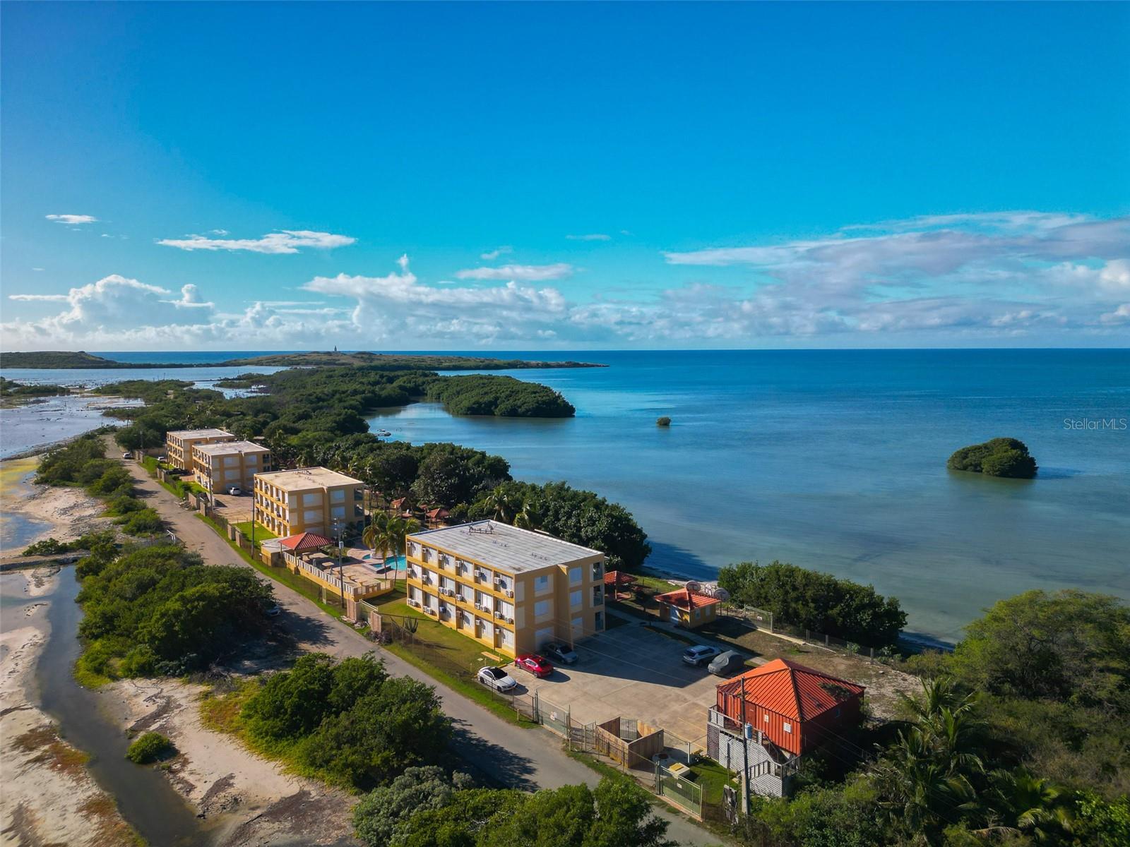 COND. PLAYAS DEL CARIBE RESORT - Residential