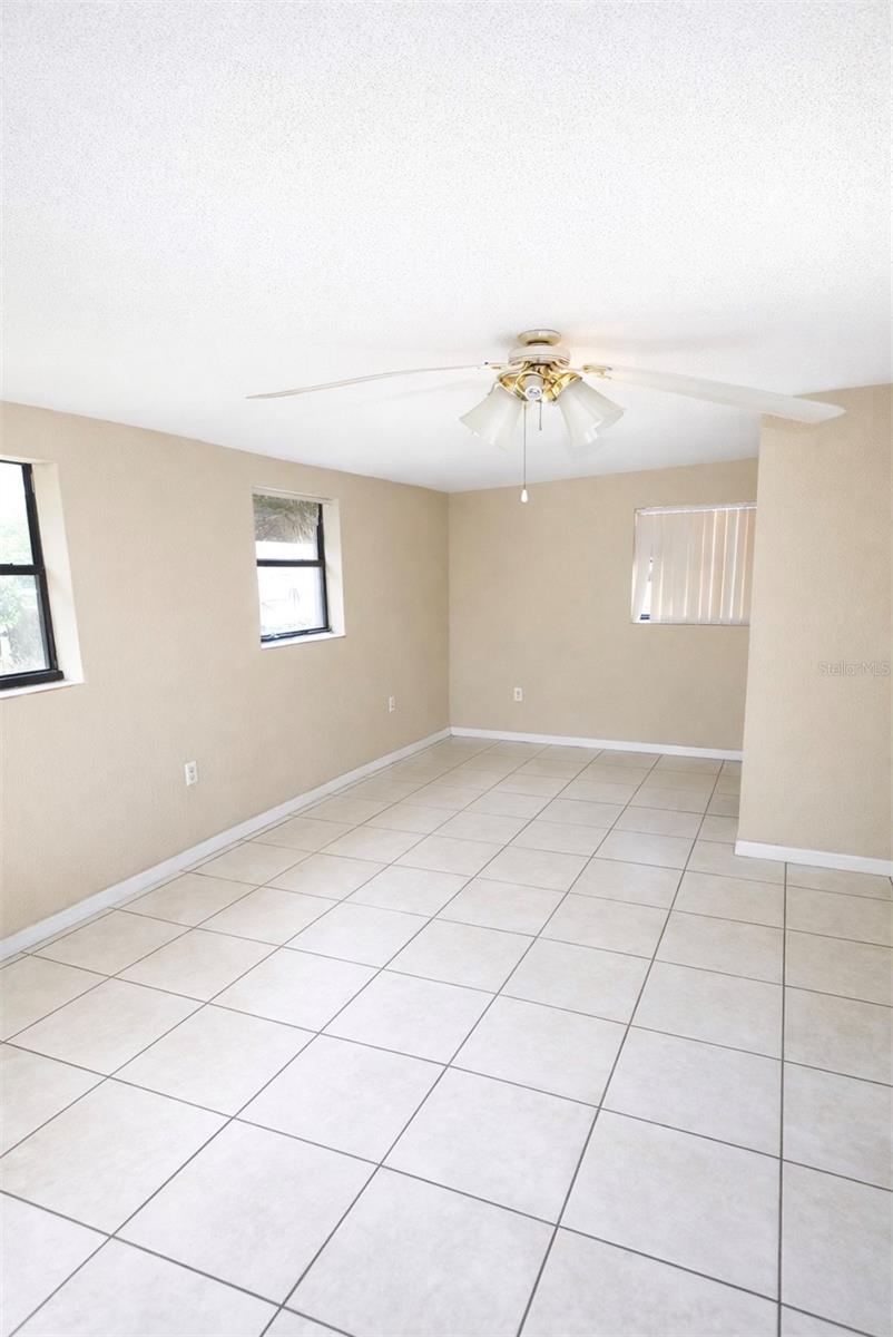 SKYLINE ACRES - Residential