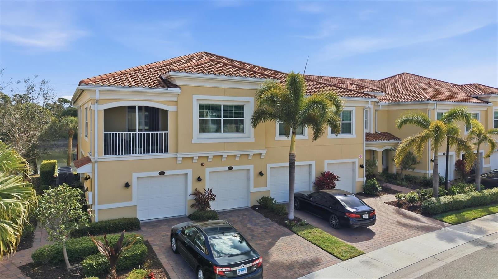 BAY STREET VILLAGE - Residential