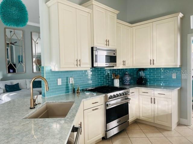 LAKEWOOD RANCH COUNTRY CLUB VILLAGE Q - Residential Lease