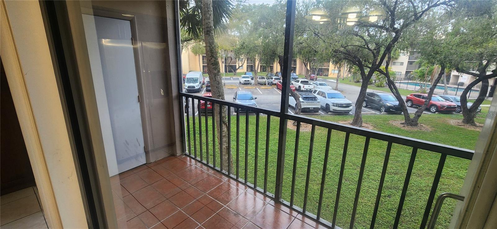 HORIZONS WEST CONDO #7 - Residential