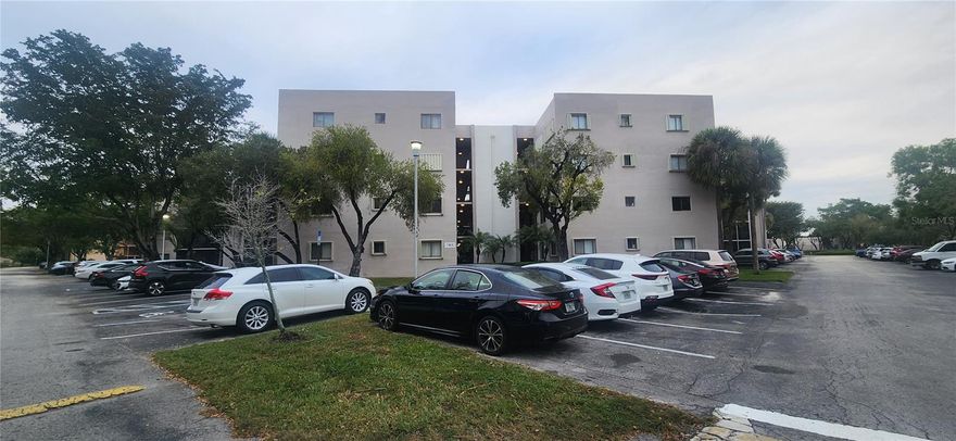 This well-maintained condo offers comfortable living in an established Miami community. The layout provides functional living space with a natural flow, ideal for everyday living. Enjoy the convenience of a community setting with nearby shopping, dining, and easy access to major roadways, making commuting throughout Miami-Dade County simple and efficient. A great opportunity for those seeking low-maintenance living in a centrally located area.