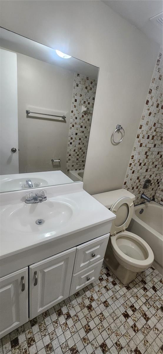 HORIZONS WEST CONDO #7 - Residential