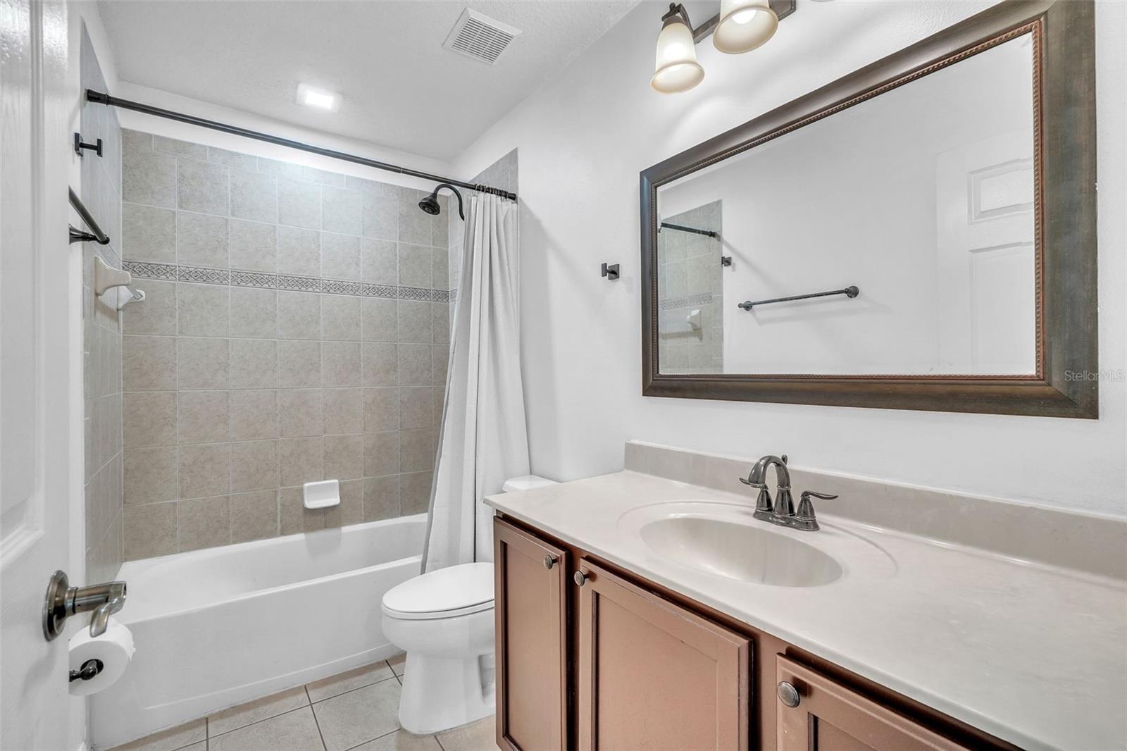 NORTH SHORE/LK HART PRCL 01 PH 01 - Residential Lease