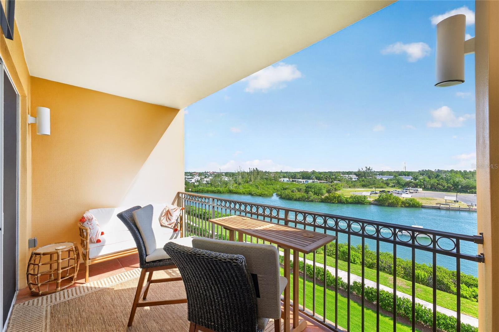 THE WATERFRONT ON VENICE ISLND - Residential