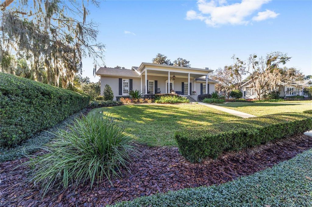 Photo of 1214 SE 7th Street, Ocala, FL 34471 (MLS # OM717288)