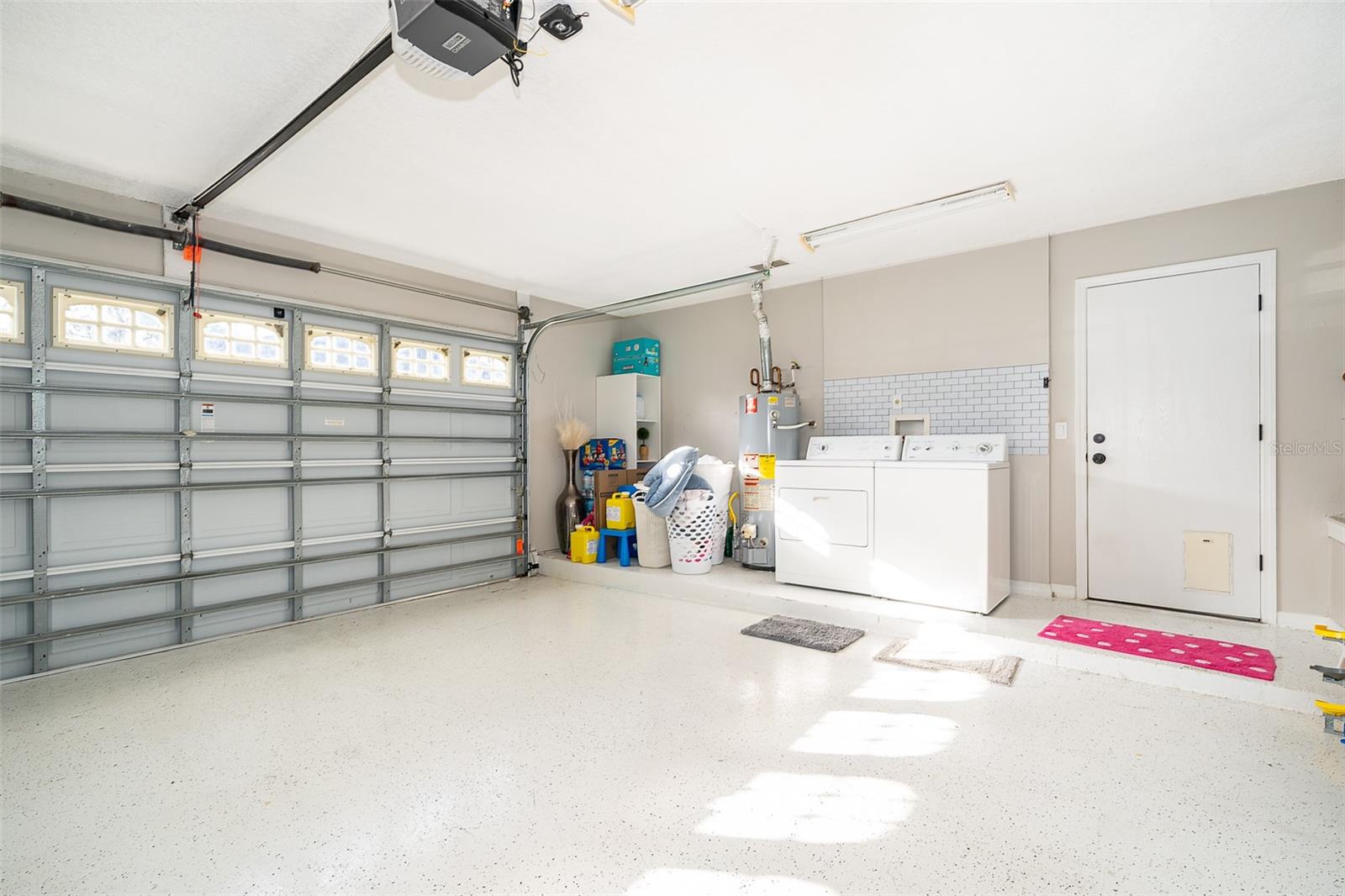 CLUBHOUSE ESTATES - Residential Lease