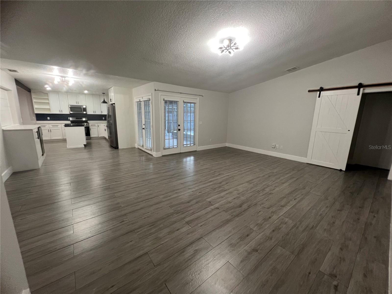 CLUBHOUSE ESTATES - Residential Lease