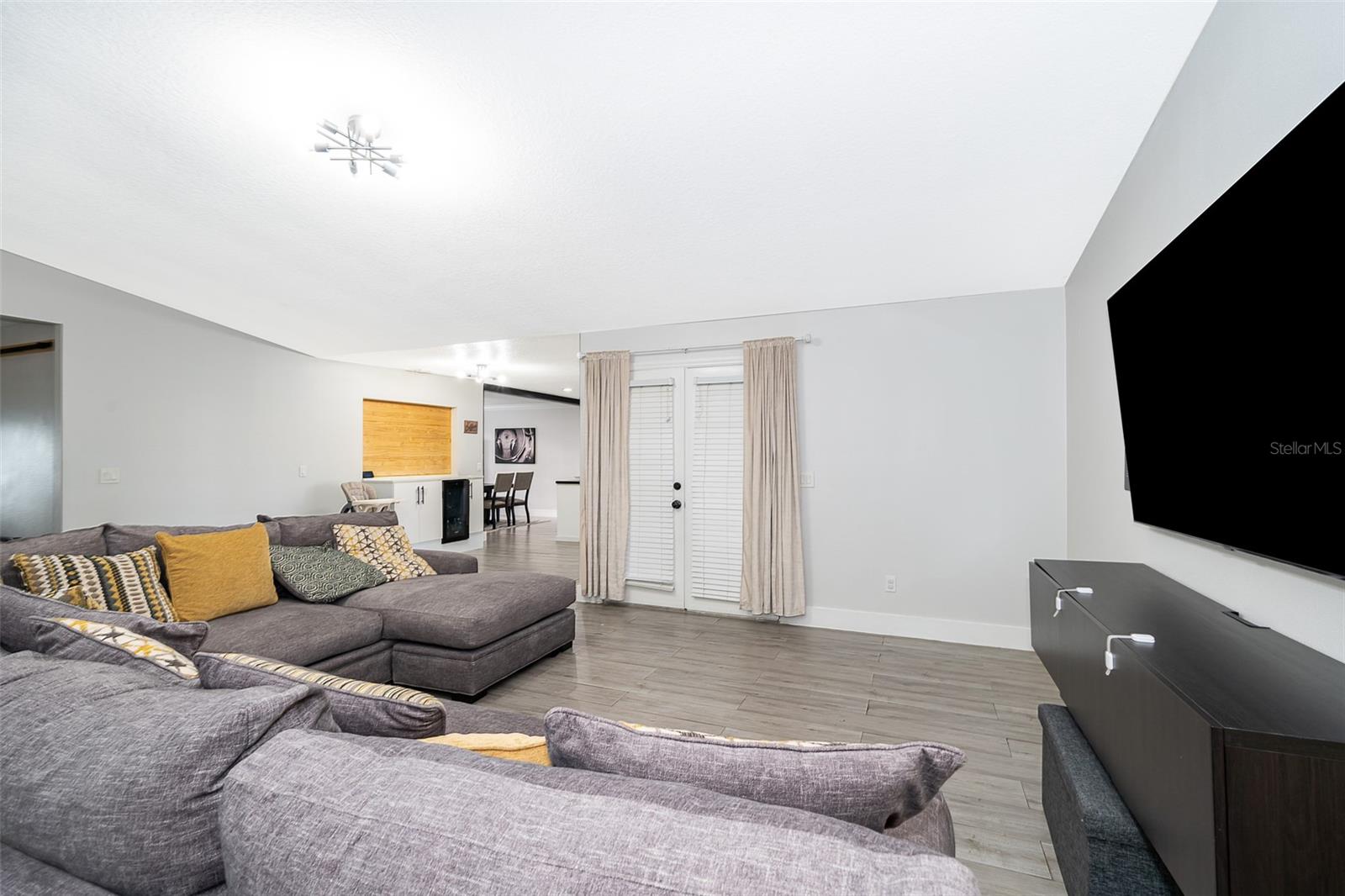 CLUBHOUSE ESTATES - Residential Lease