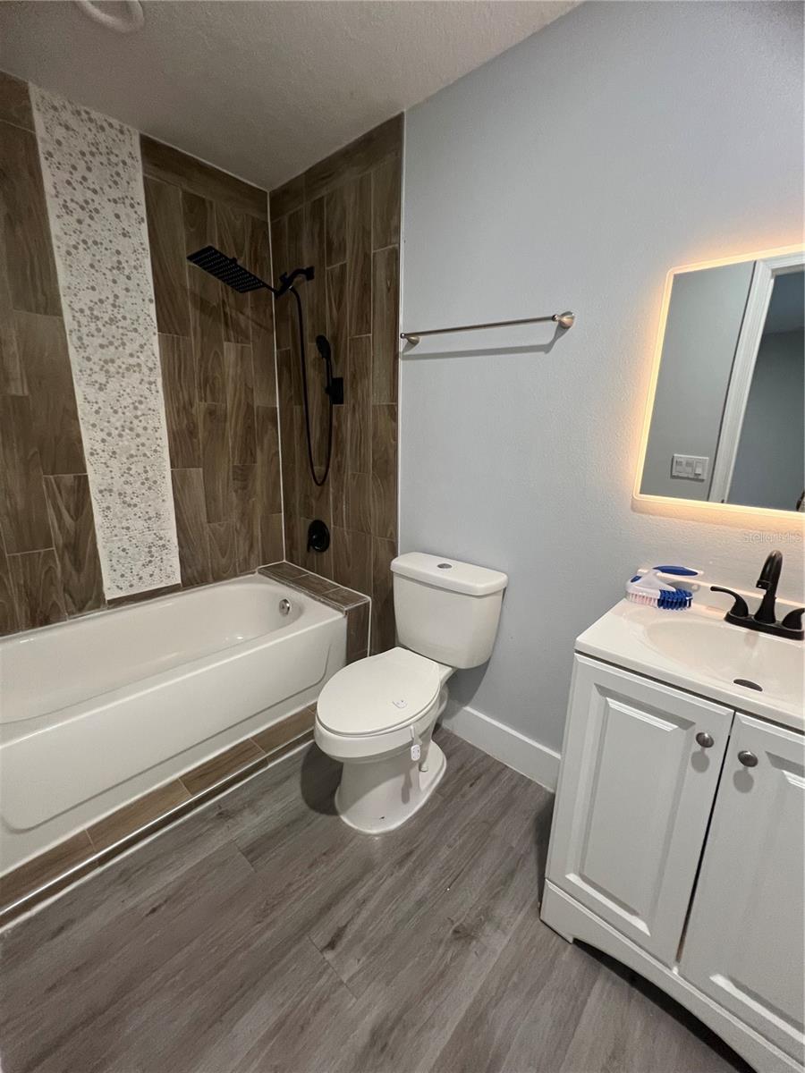 CLUBHOUSE ESTATES - Residential Lease