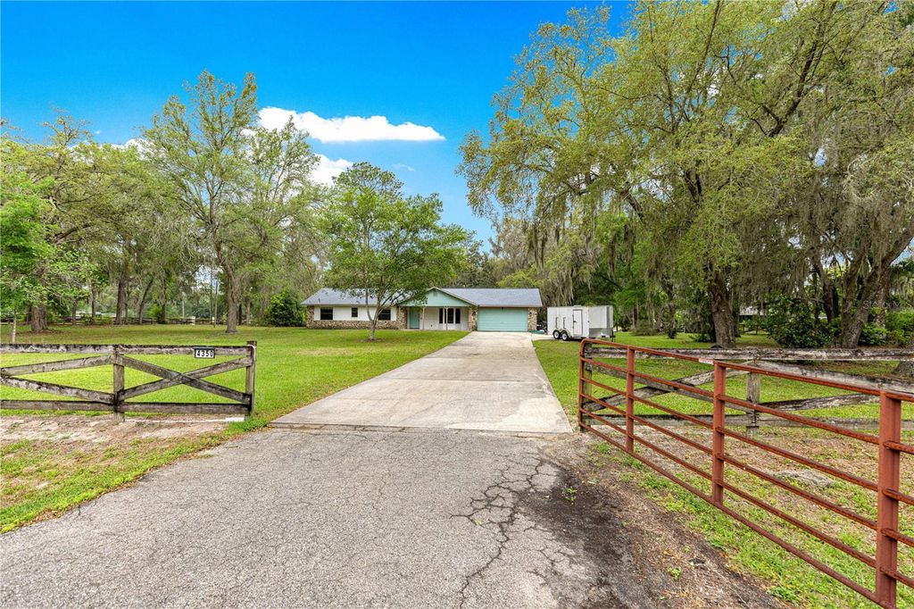 Photo of 4350 SE 46th Street, Ocala, FL 34480 (MLS # OM722405)