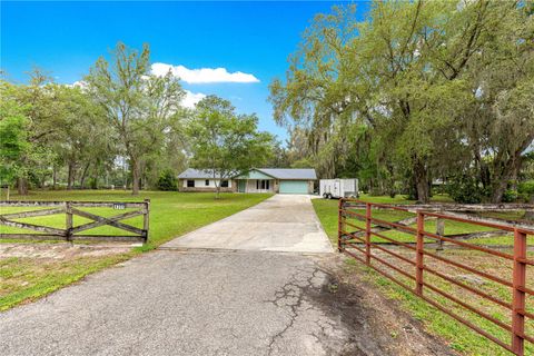 Photo of 4350 SE 46th Street, Ocala, FL 34480 (MLS # OM722405)