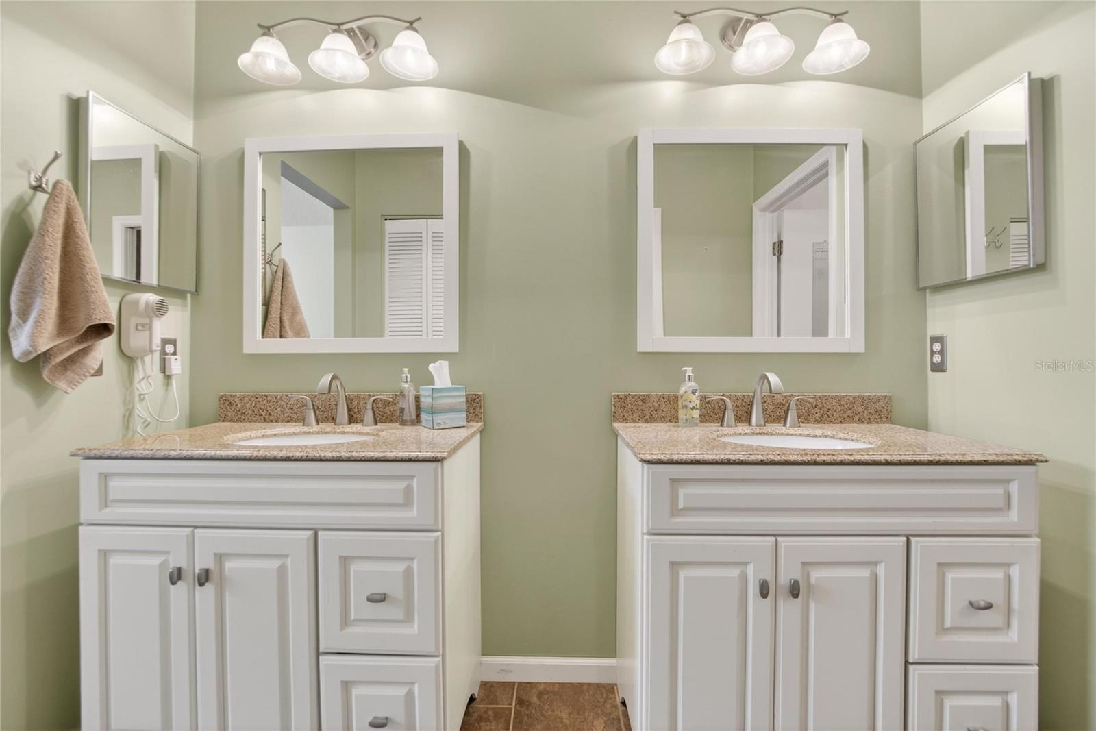 FAIRWAY PALMS A CONDO - Residential