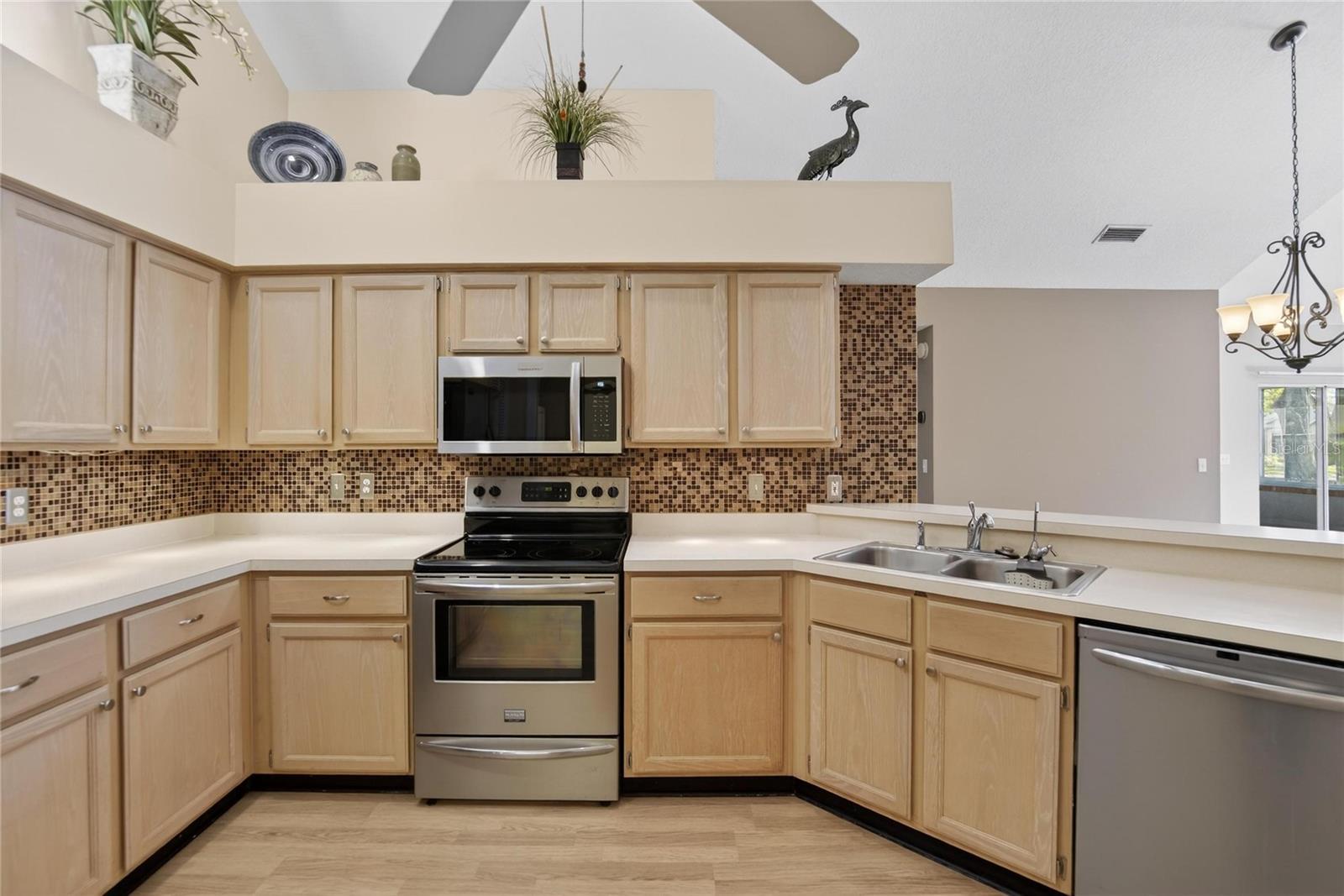 FAIRWAY PALMS A CONDO - Residential