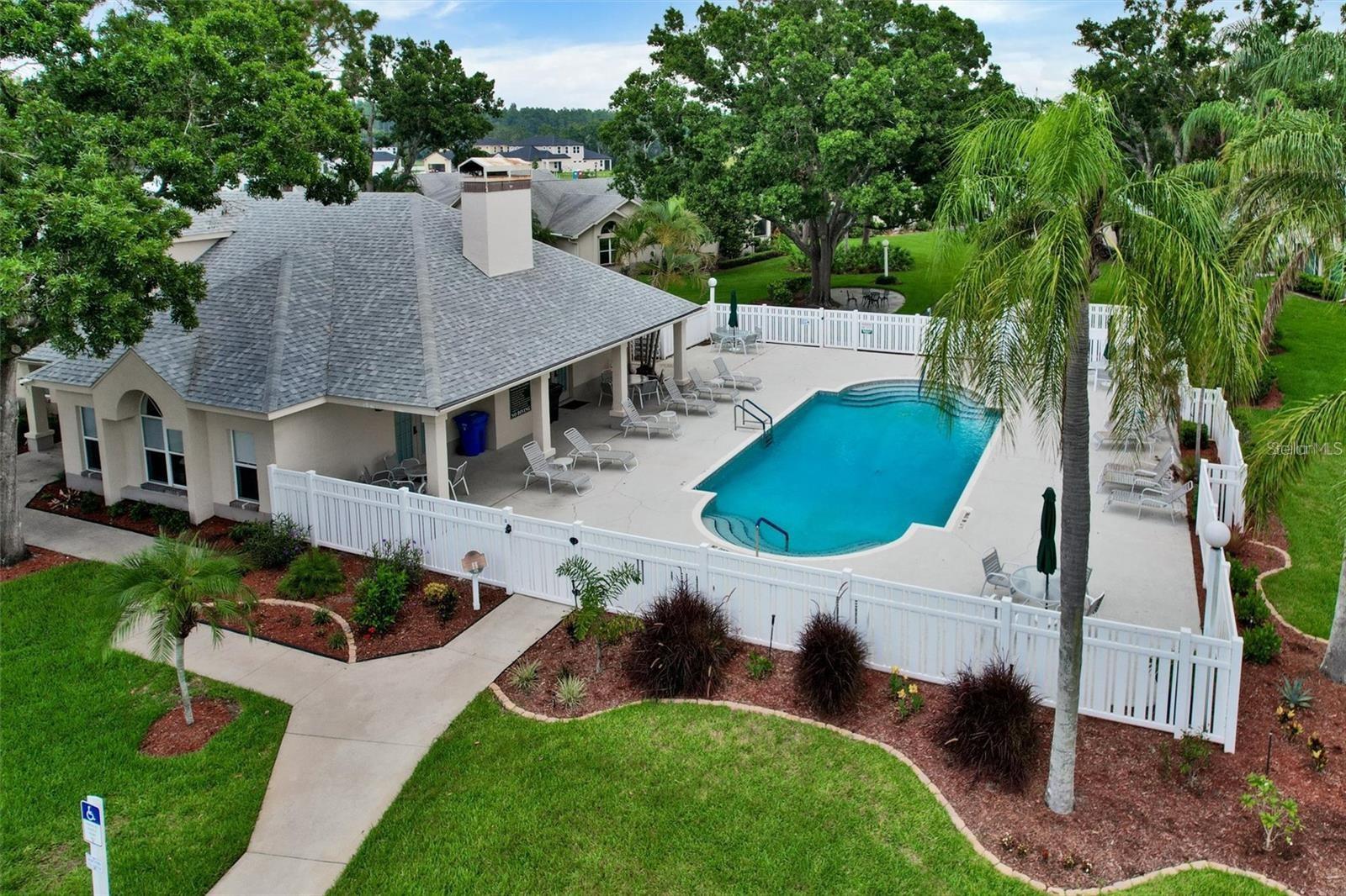 FAIRWAY PALMS A CONDO - Residential