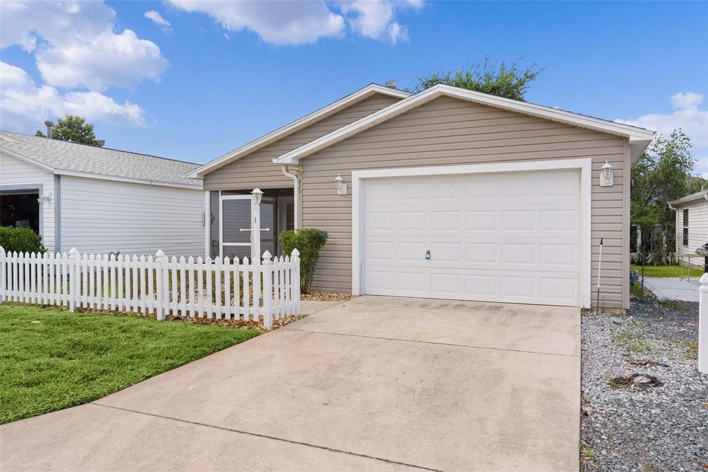 Photo of 8201 SE 169th Palownia Loop, The Villages, FL 32162 (MLS # G5113594)