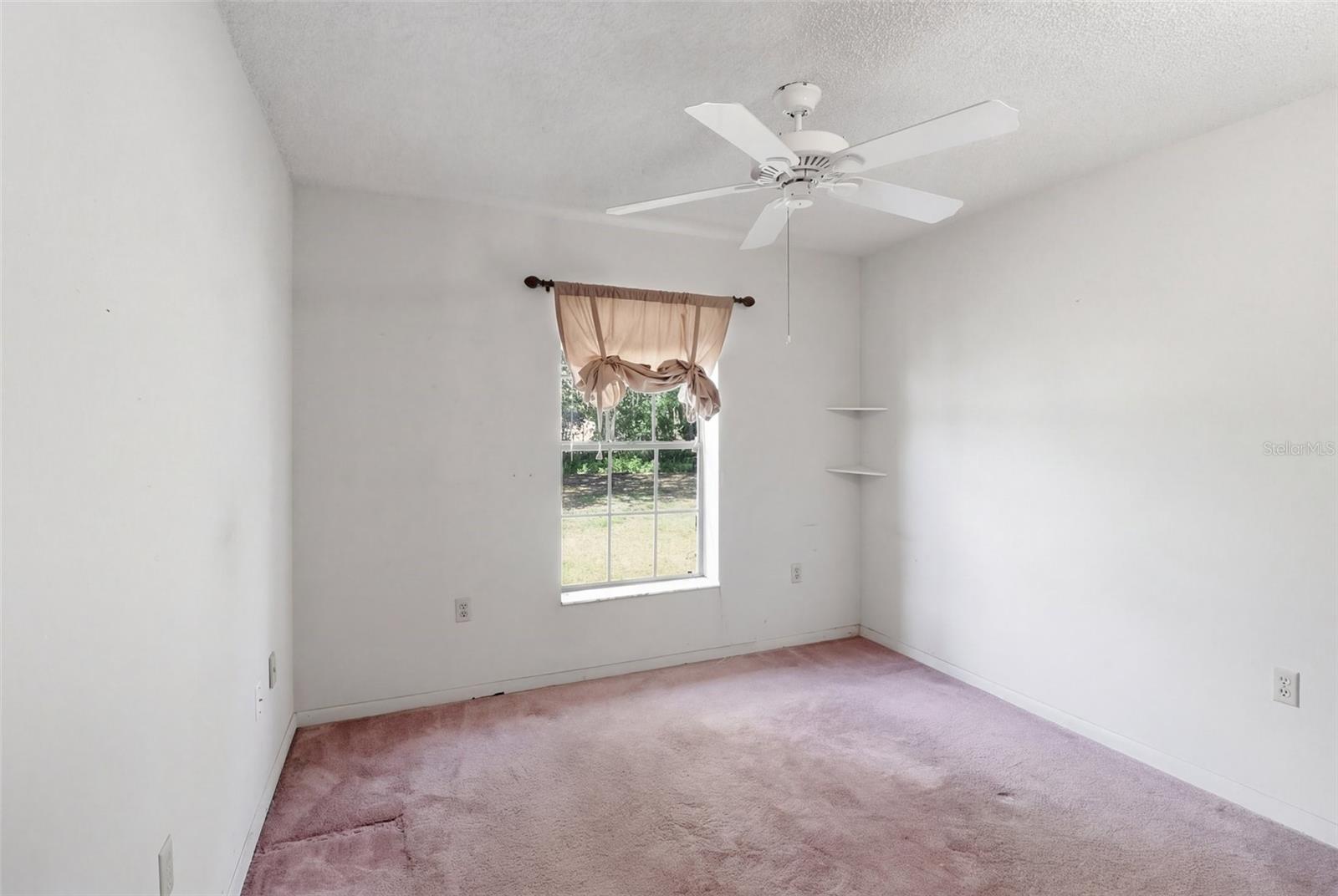 COLONIAL POINT - Residential