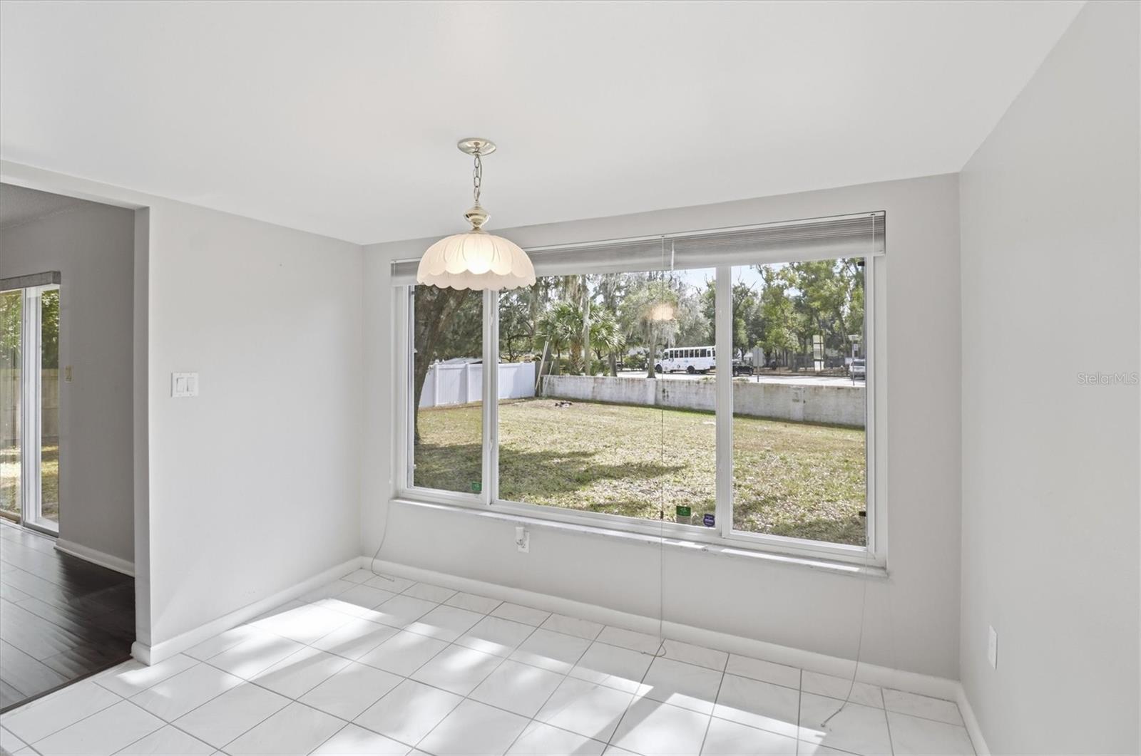 COLONIAL POINT - Residential