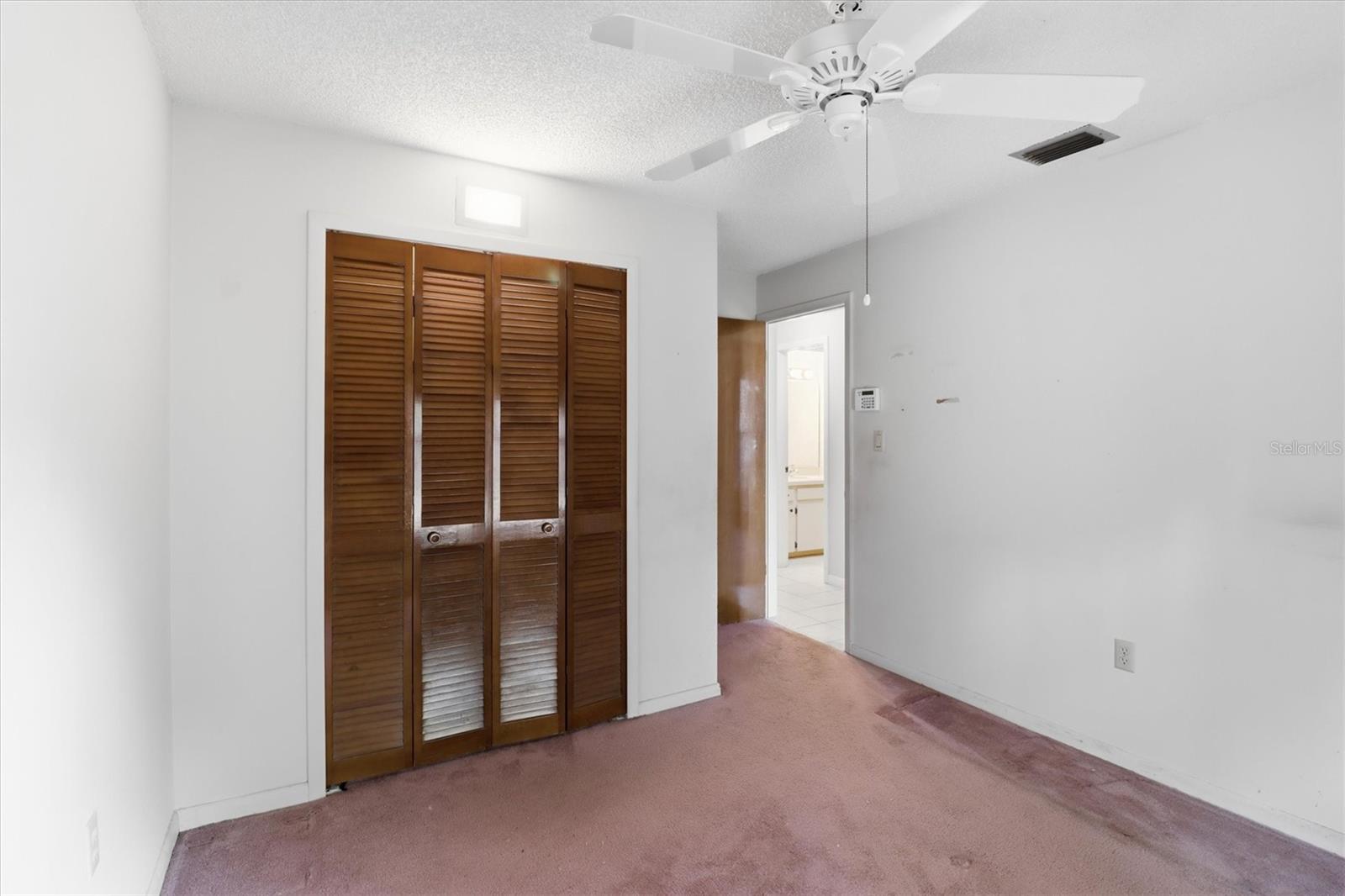 COLONIAL POINT - Residential