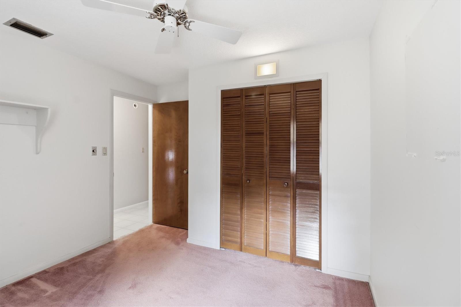 COLONIAL POINT - Residential