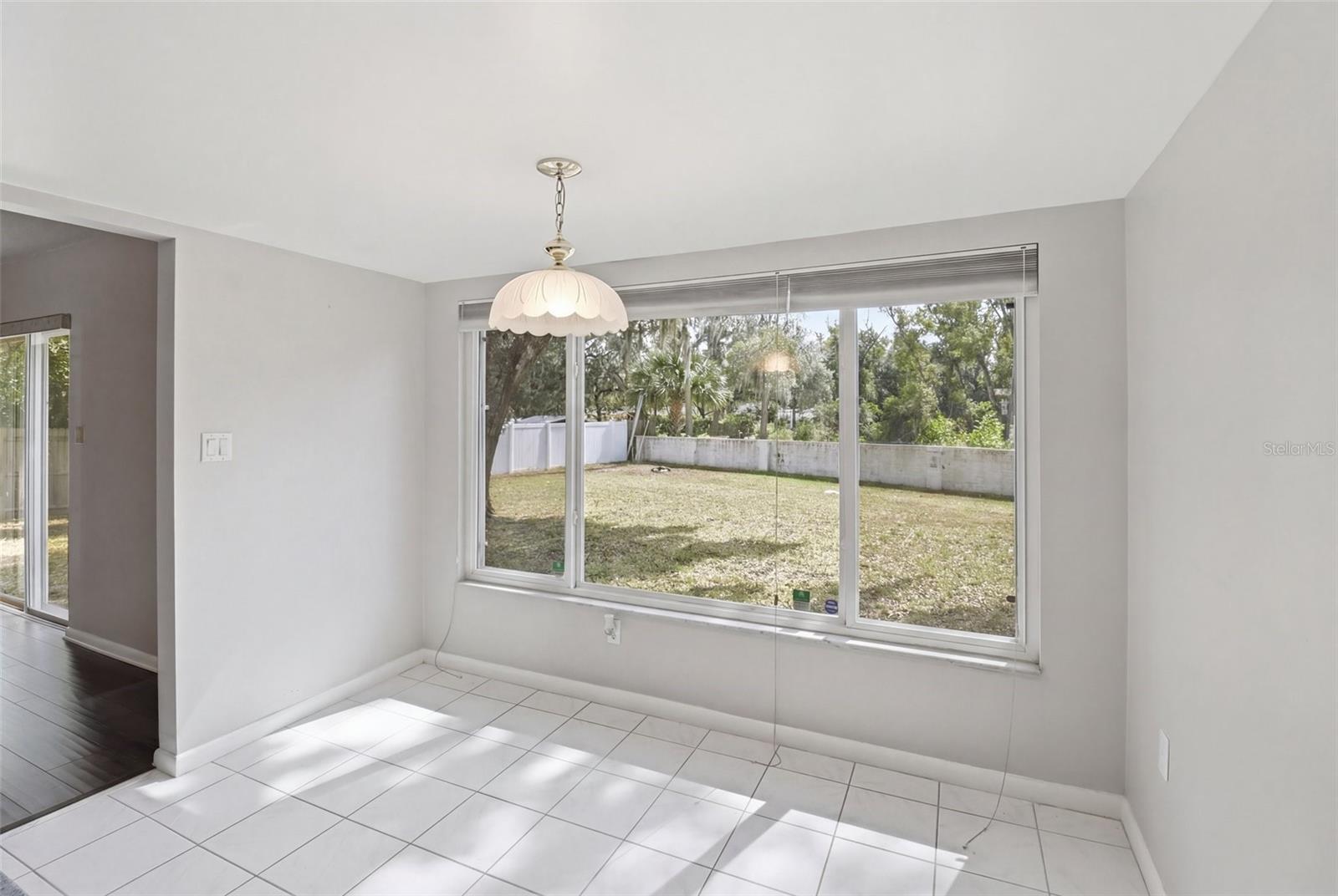 COLONIAL POINT - Residential