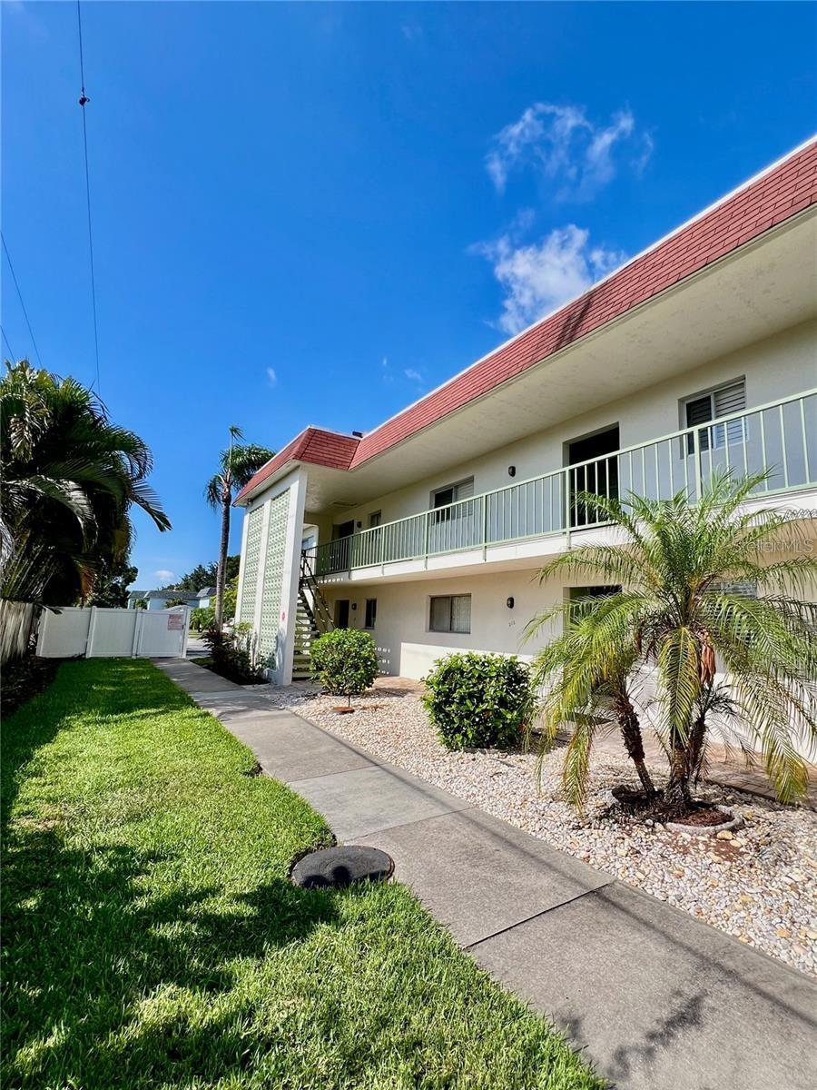 ***GREAT INVESTMENT PROPERTY - Tenant IN PLACE*** Lovely updated 2-bedroom, 2-bathroom condo in Beneva Village. This unit boasts modern finishes and a convenient location just a half mile from groceries, a gym, Starbucks, and the Village Green Golf Course, making it the perfect place for those who prefer a car-free lifestyle. Whether you're looking for a primary residence, vacation home, or investment property, this unit is an excellent choice. Everything has been updated from top to bottom, including brand new kitchen cabinets with quartz countertops, new appliances, luxury vinyl flooring, new vanities, and faucets, freshly painted walls, a new A/C unit, and a brand new water heater, among other upgrades. Don’t miss the opportunity to make this stunning property your own. Call for a private showing today!