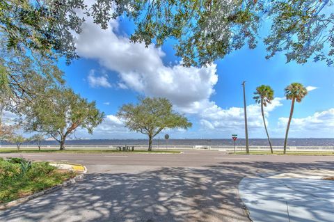 A home in TAMPA