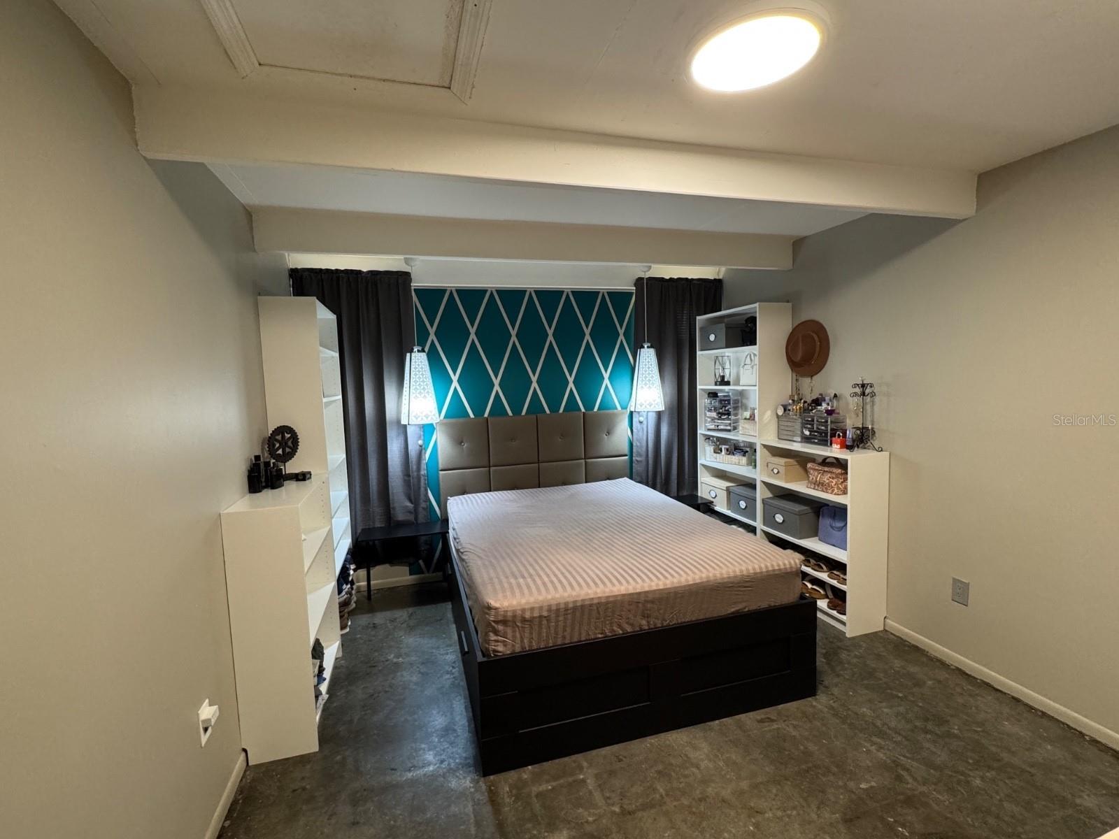 LAKESHORE CLUB - Residential