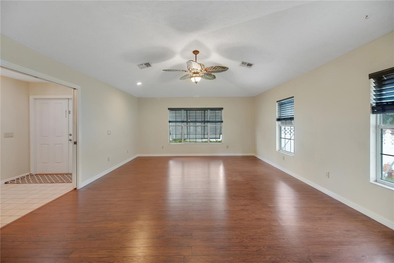 LADY LAKE BAGGETT ESTATES - Residential