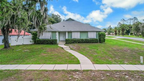 Photo of 317 Woodland Trail, Lady Lake, FL 32159 (MLS # G5112589)