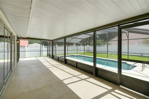 Tiny photo for 317 Woodland Trail, Lady Lake, FL 32159 (MLS # G5112589)