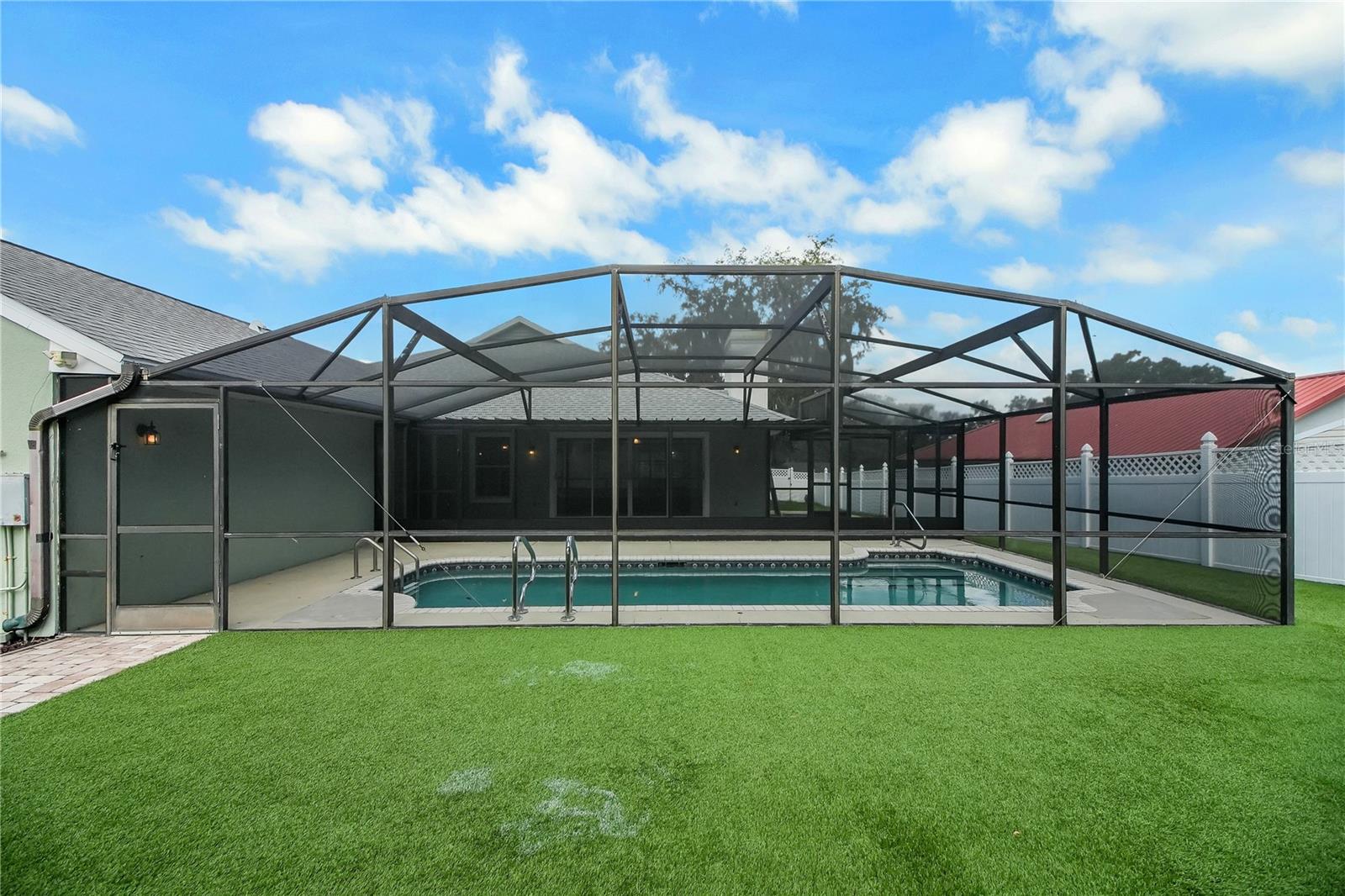 LADY LAKE BAGGETT ESTATES - Residential