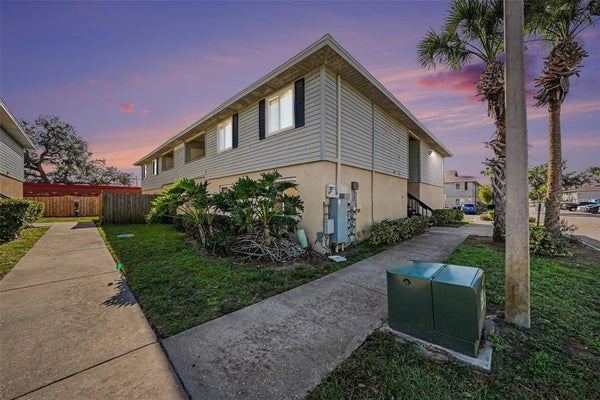 550 GOLDEN RAINTREE PL # 550, BRANDON, FL 33510 - Image 2318d1be3f17fe3ddf33d895ef3a37e0/611587632