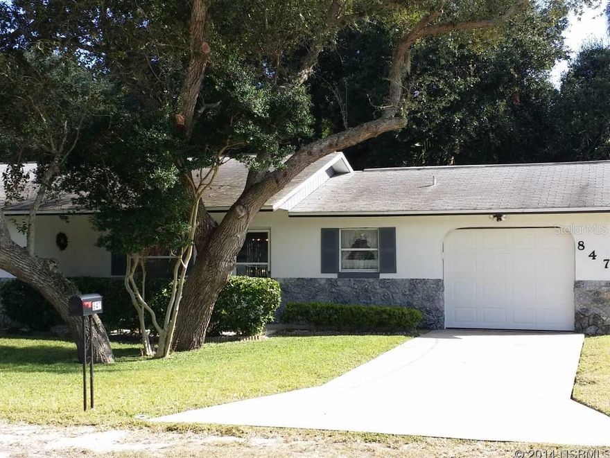 Well maintained block home on a larger lot central beachside 2 bedroom 2 bath with inside laundry and a one car garage. Nice and open plan with a large porch Outback viewing lushly landscaped heavily treed backyard. Very private -- the perfect bungalow on beach side. ;Water: City