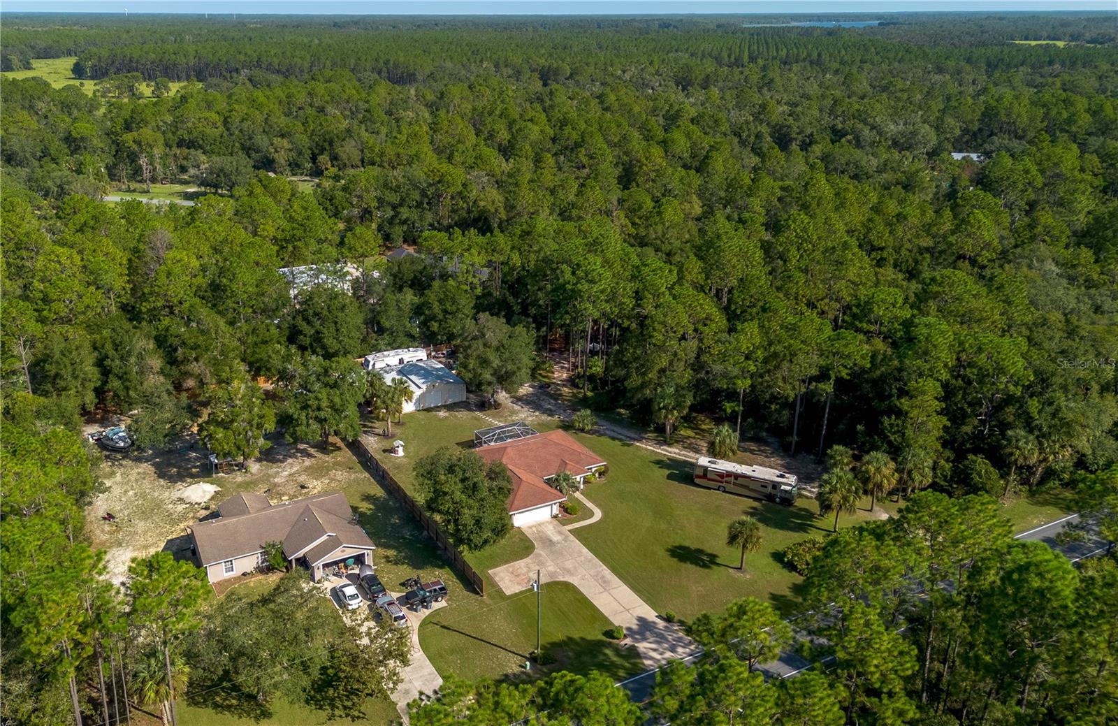 CRYSTAL MANOR - Residential