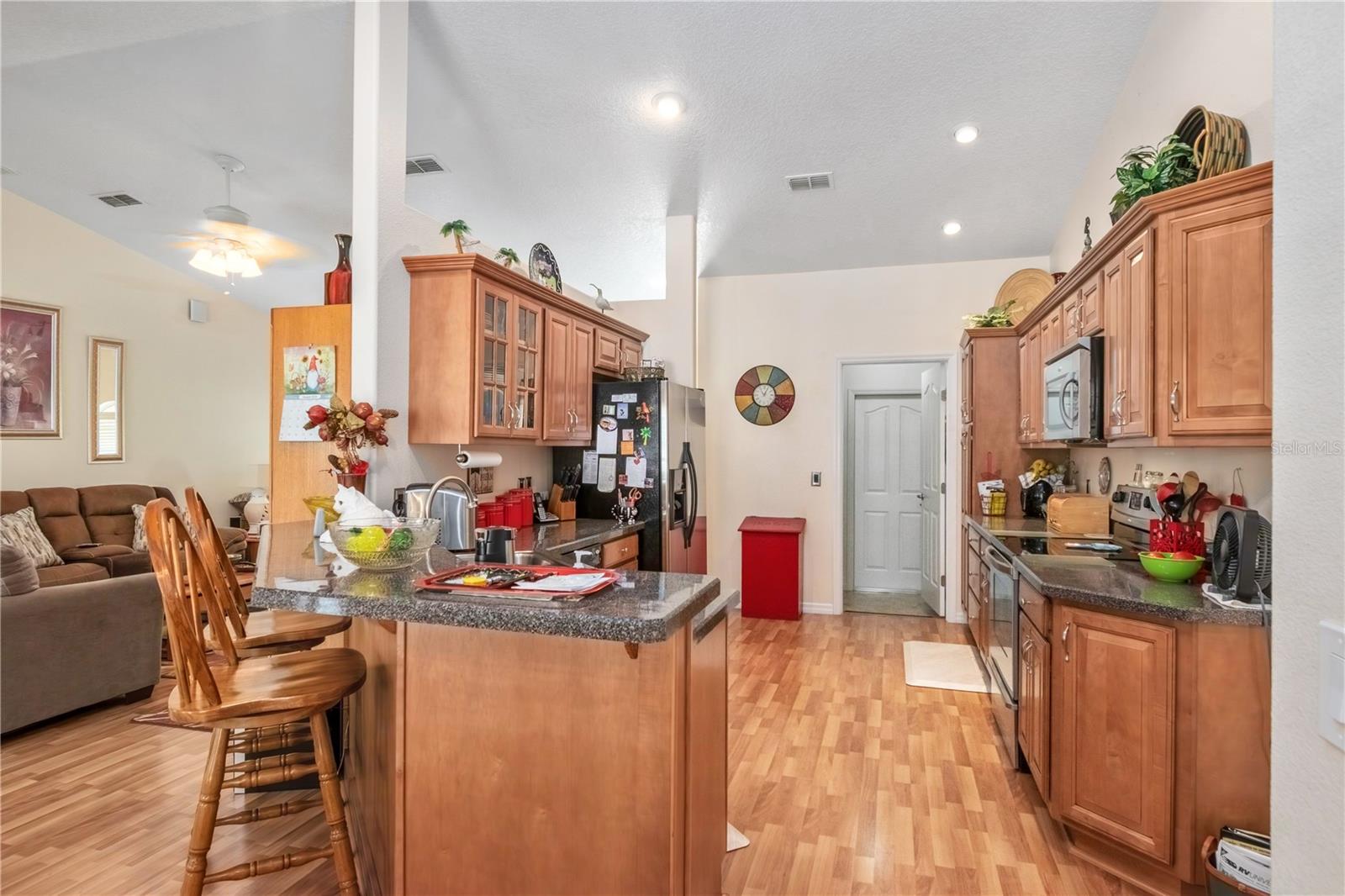 CRYSTAL MANOR - Residential