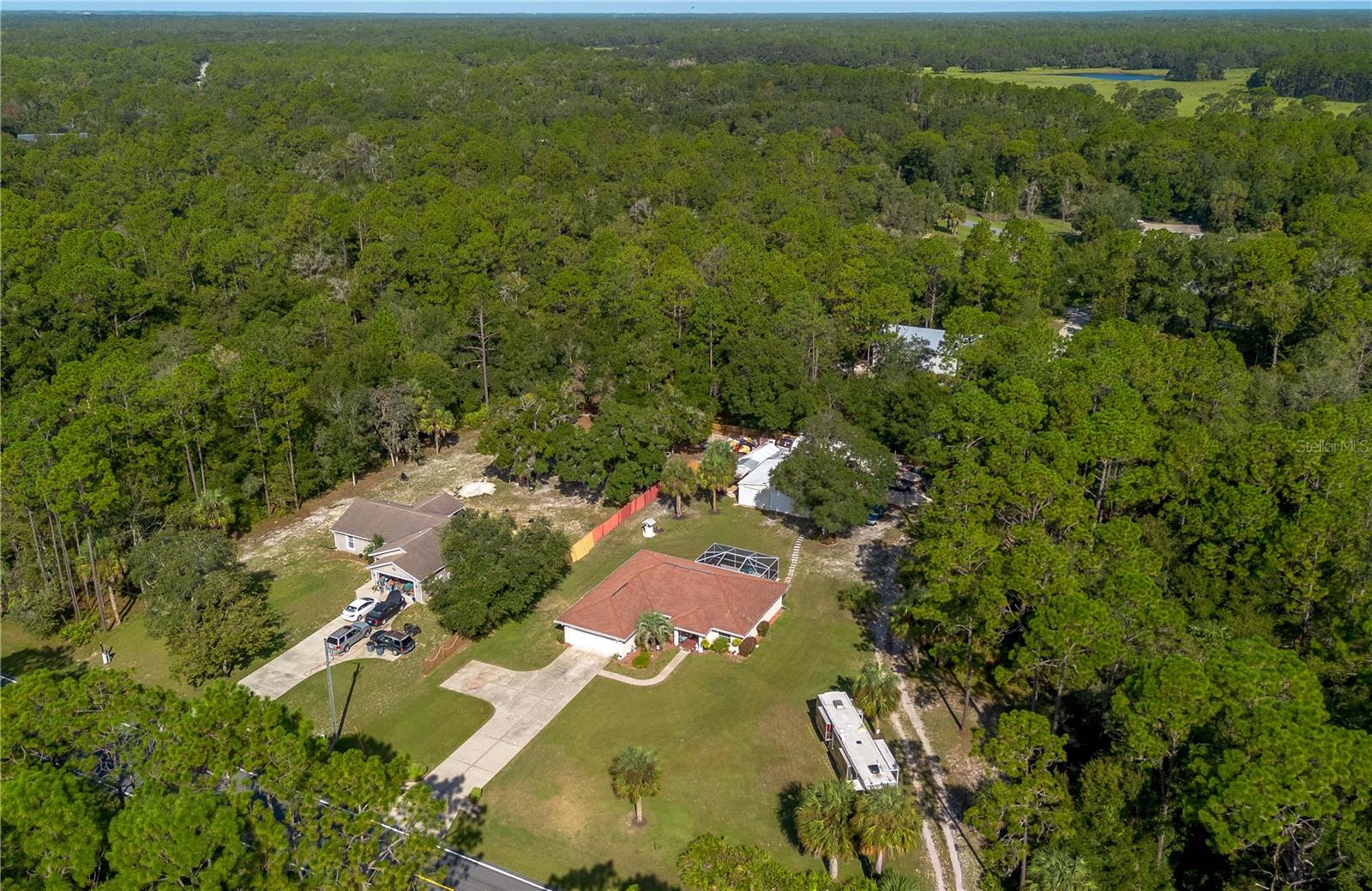 CRYSTAL MANOR - Residential