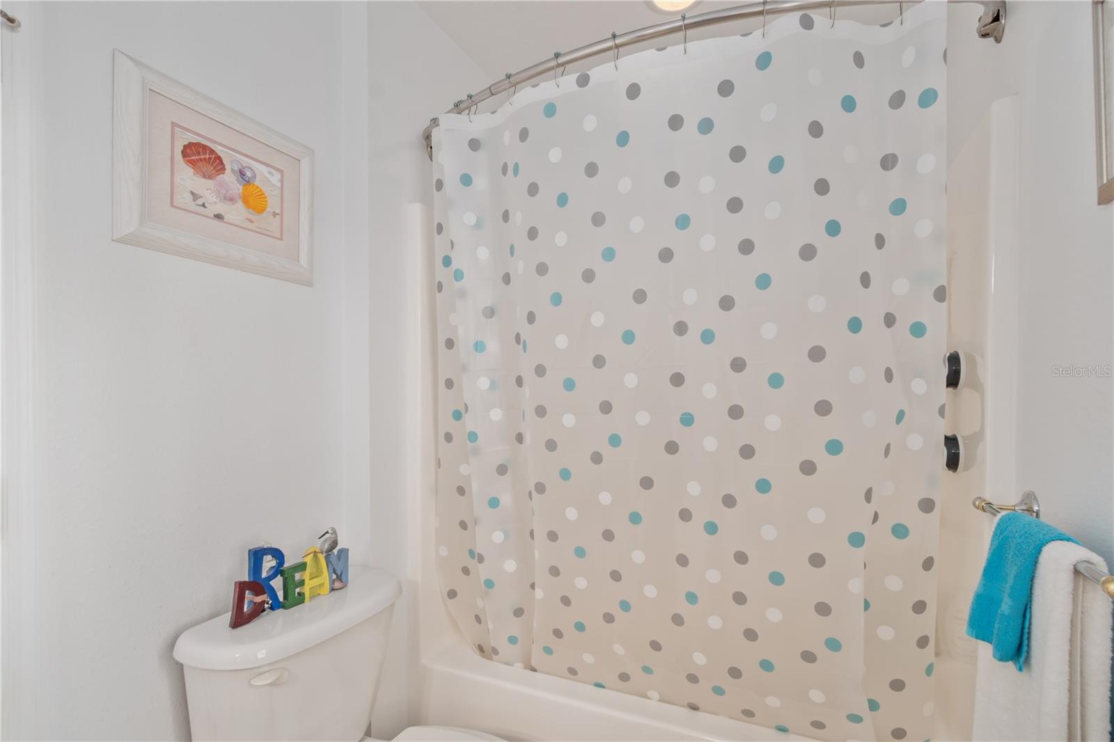 CRYSTAL MANOR - Residential