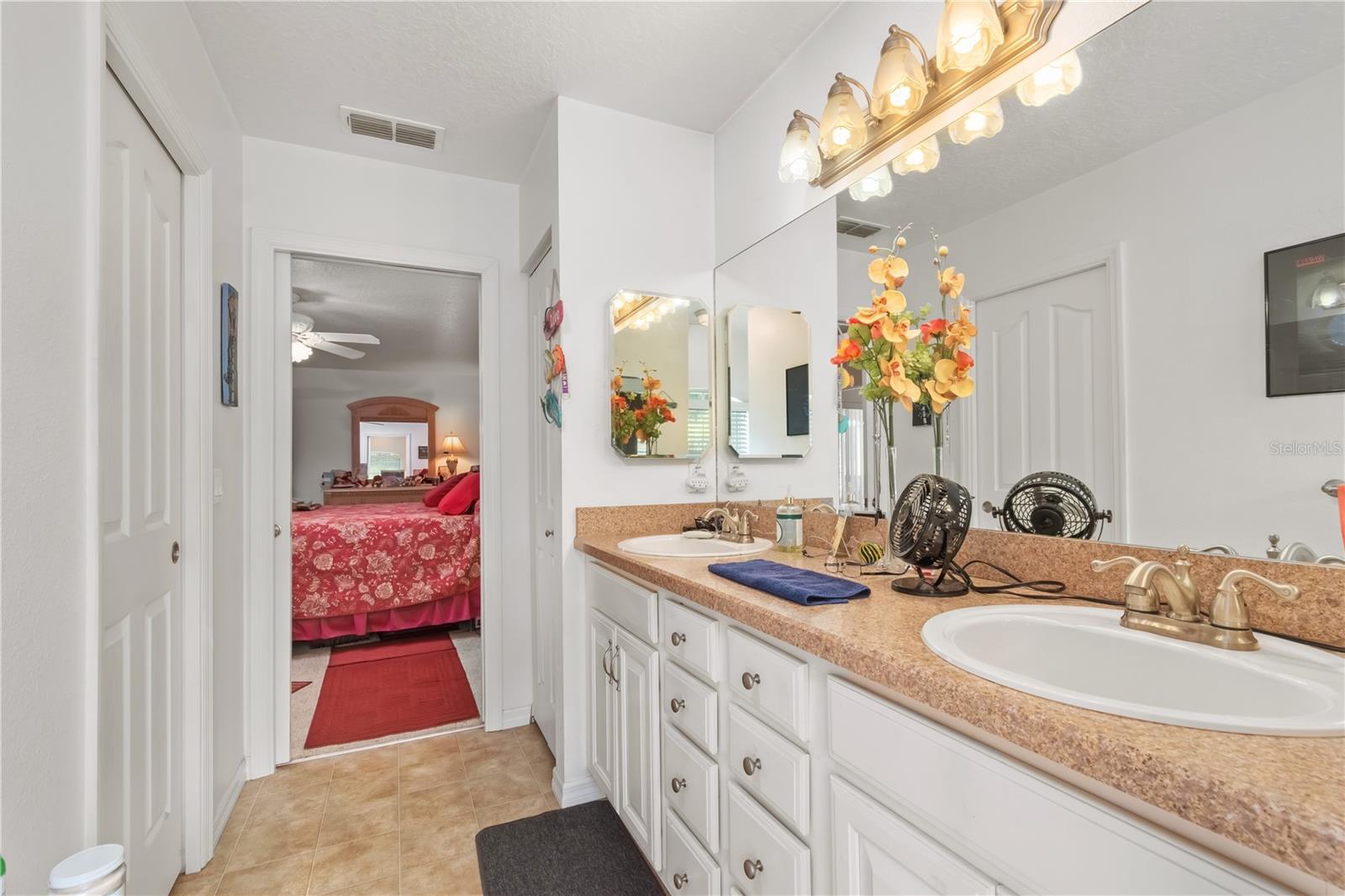 CRYSTAL MANOR - Residential