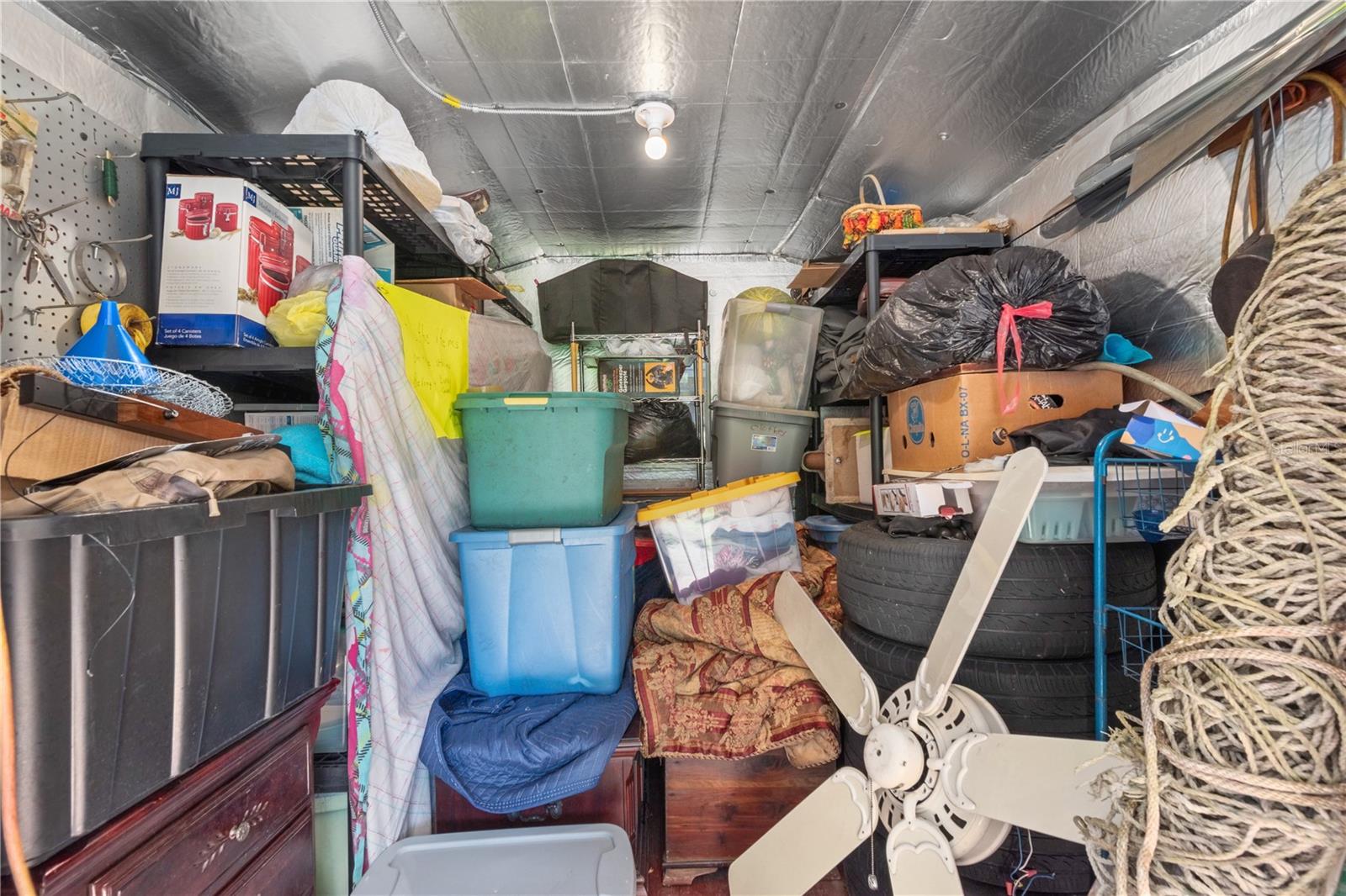 CRYSTAL MANOR - Residential