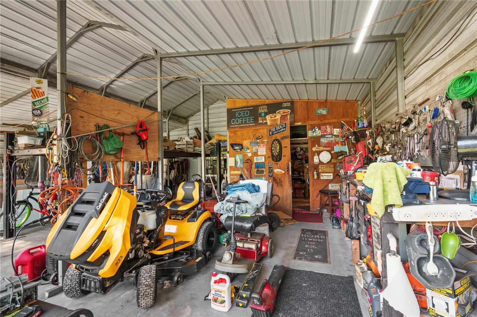 CRYSTAL MANOR - Residential