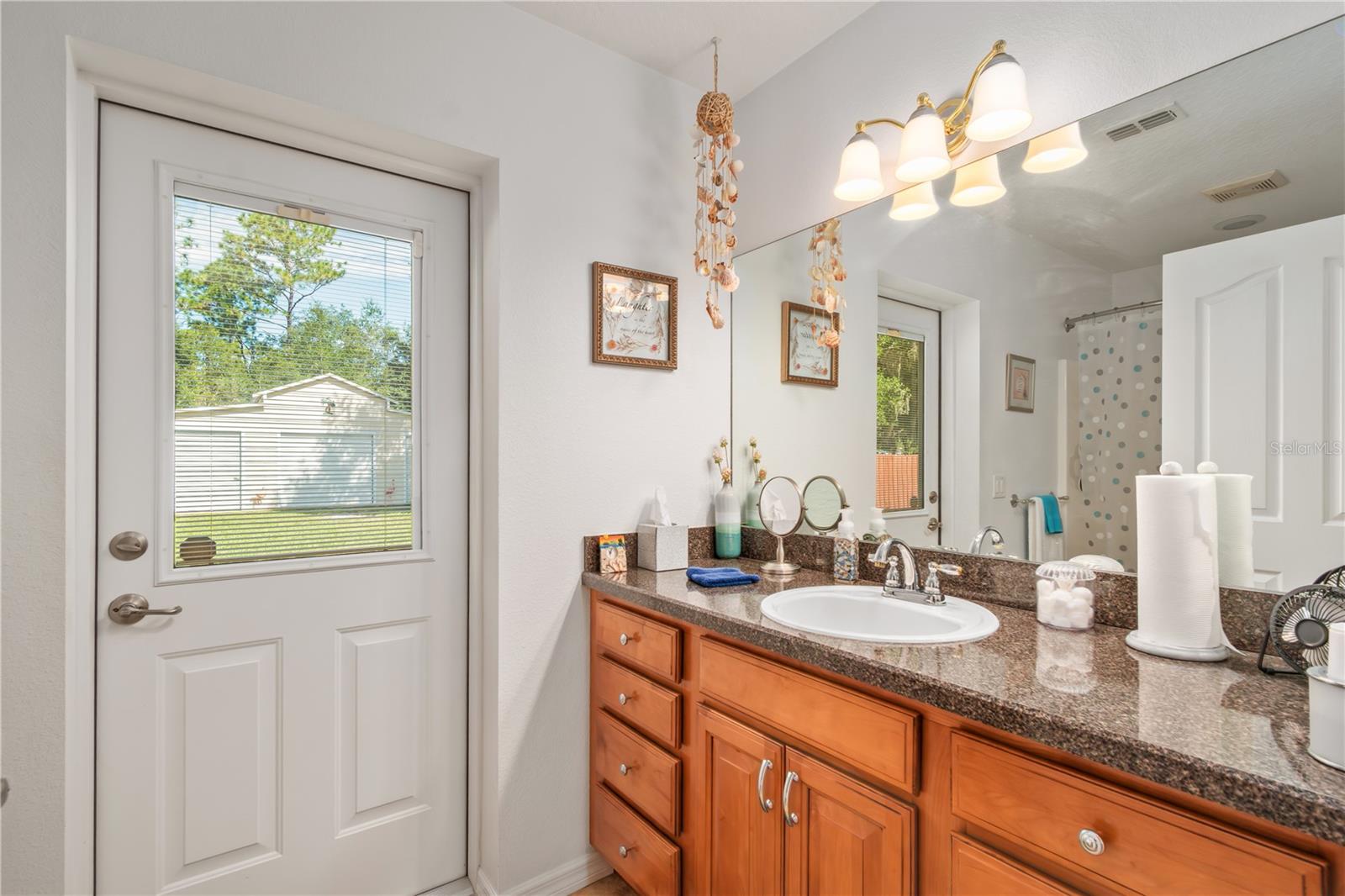 CRYSTAL MANOR - Residential