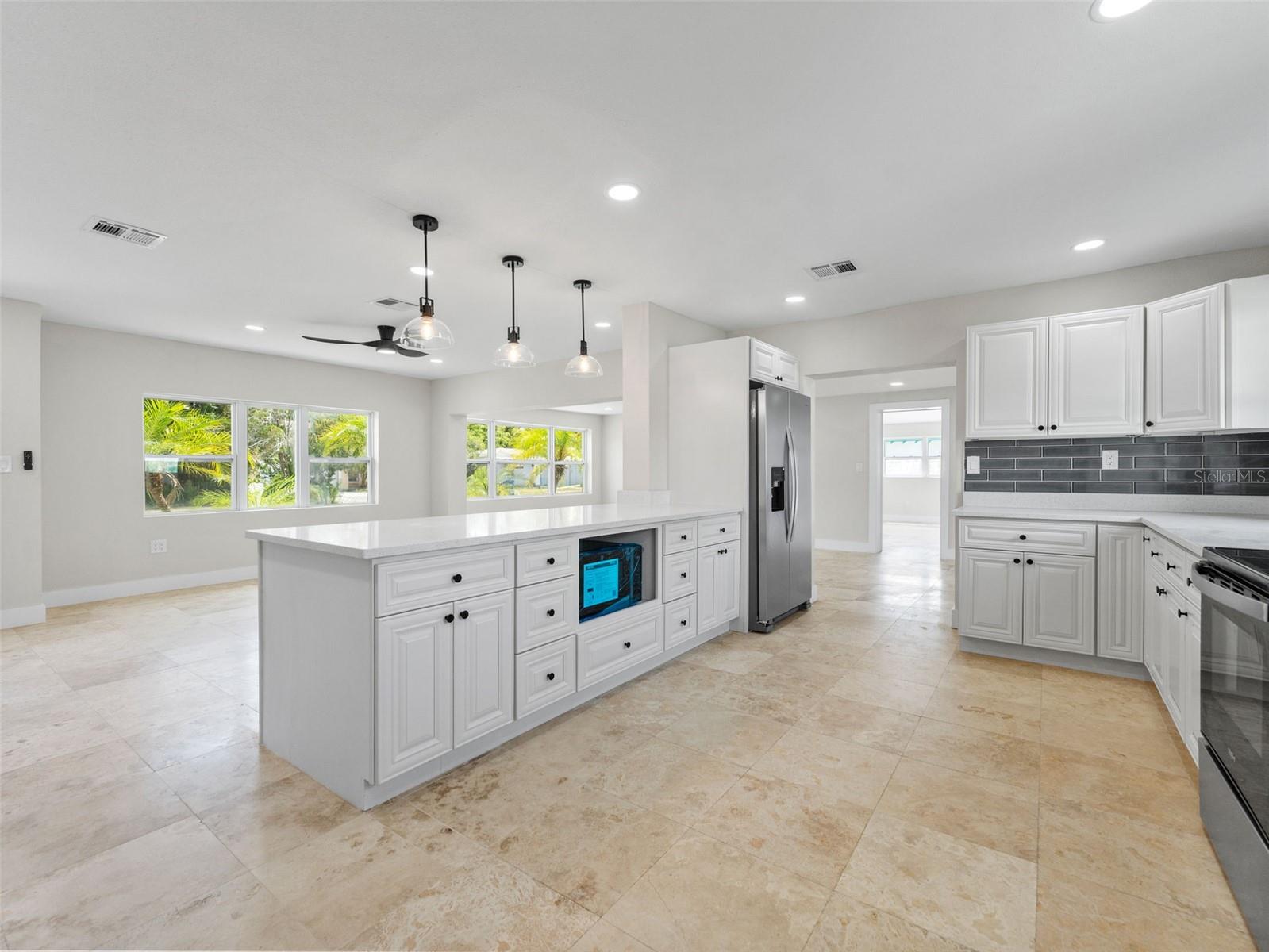 1242 BERMUDA STREET