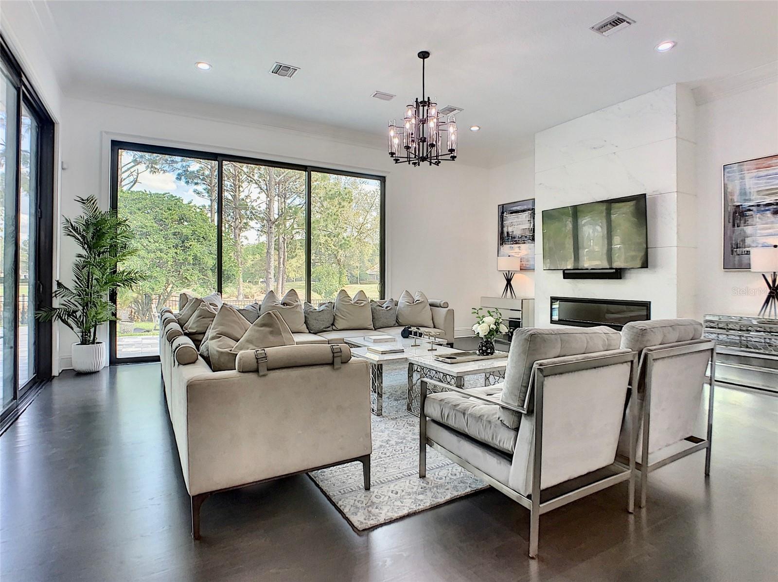 KEENES POINTE - Residential