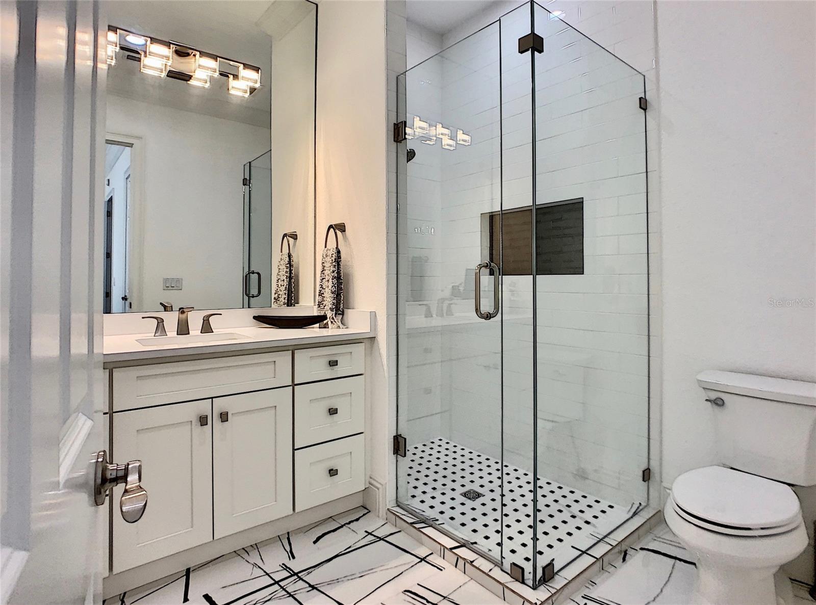 KEENES POINTE - Residential