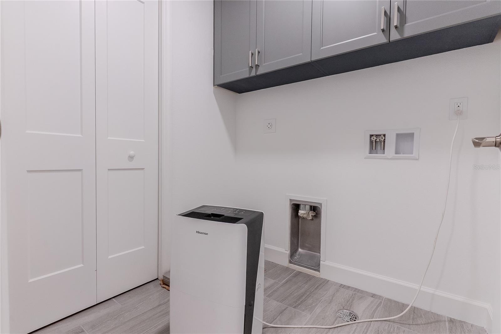 DOLPHIN HARBOUR CONDO - Residential